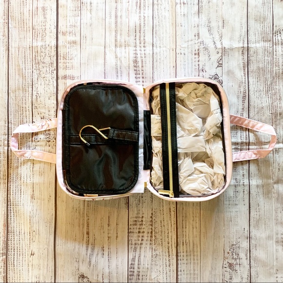 NWT Yumi Kim Wanderlust Makeup Travel Case - Picture 4 of 6